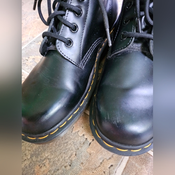 like new original smooth leather lace up doc martens - Picture 8 of 9